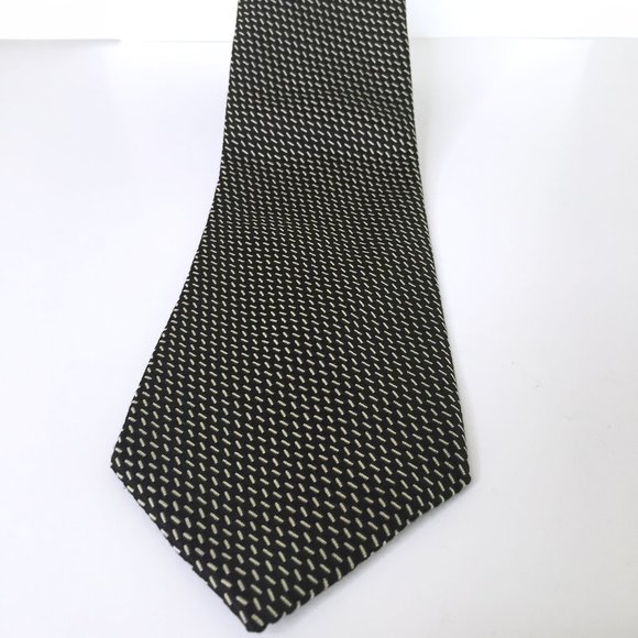 Excellent Giorgio Armani Tie 100% Silk, Made In Italy, Black and White Pattern - Picture 4 of 13